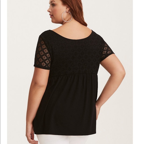 Torrid blouse 🖤 - Picture 3 of 4